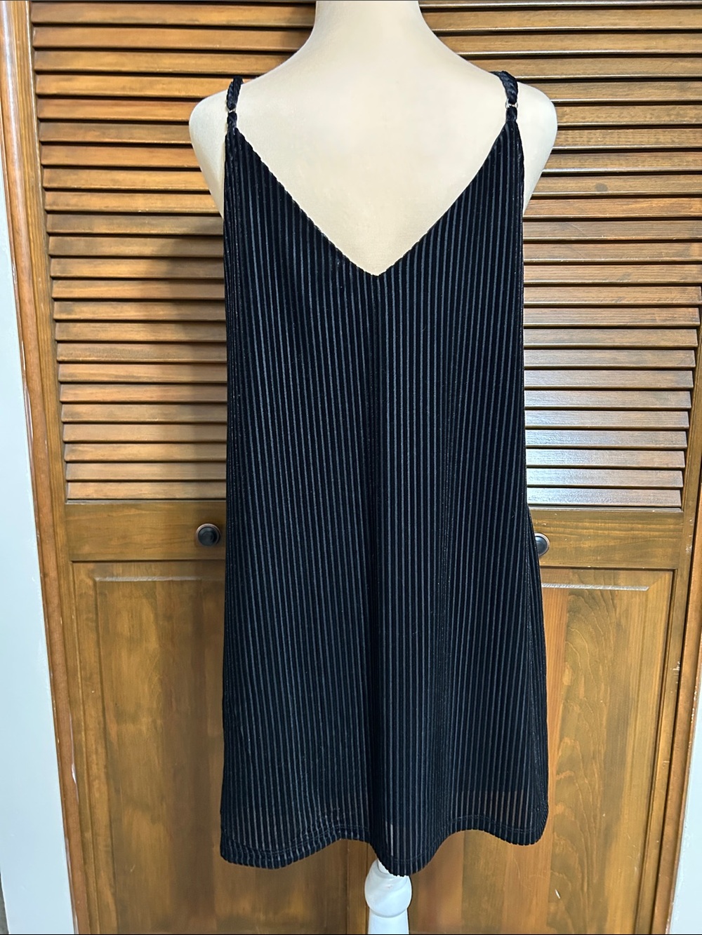 Wild Fable Ribbed Textured Velvet V-Neck Mini Dress Size M - Picture 4 of 6